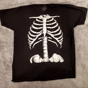 NWOT skeleton tee.